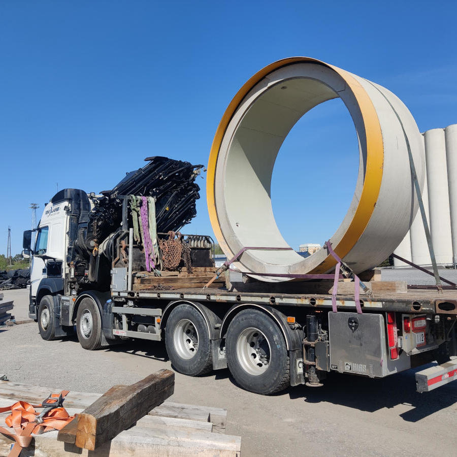 Kuljetukset ja Nostot Turku. Kuljetetaan Nosturiautoilla ja tarvittaessa perävaunumukaan